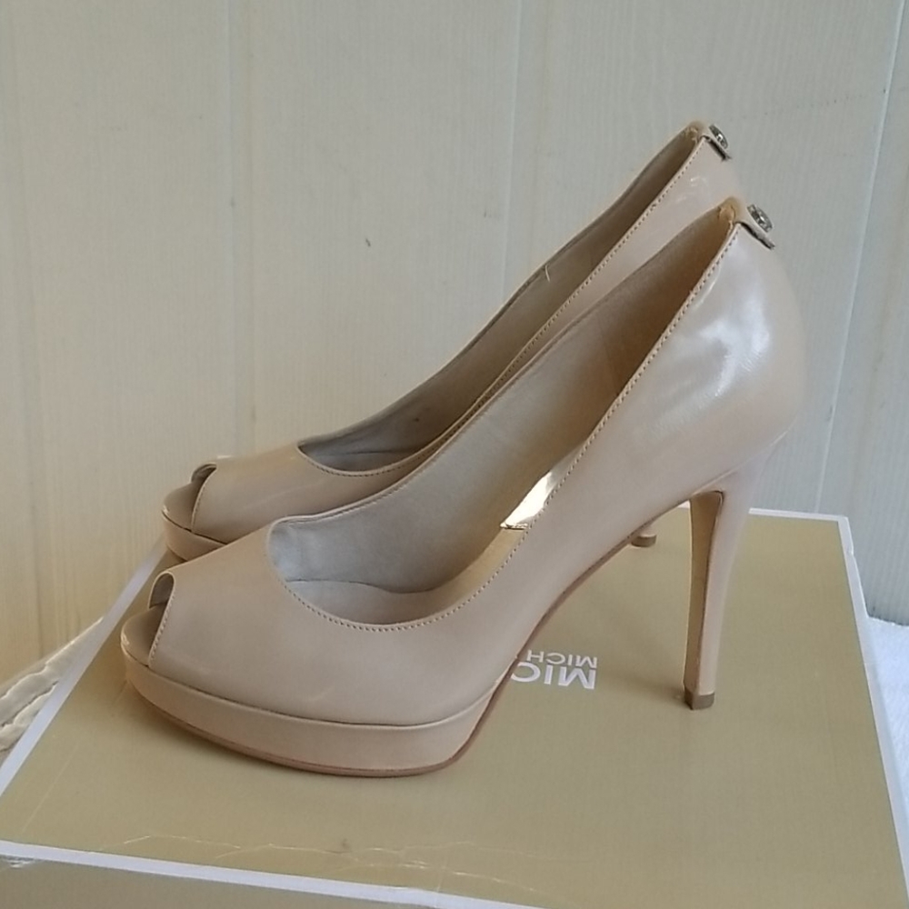 MICHAEL KORS HEELS YORK PLATFORM VERY GOOD CONDITI